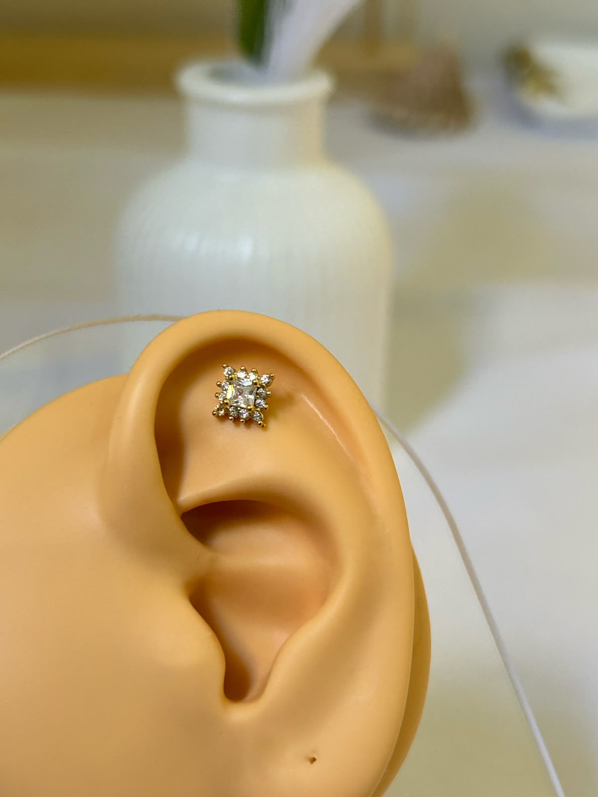Vintage Princess-Cut Halo Piercing