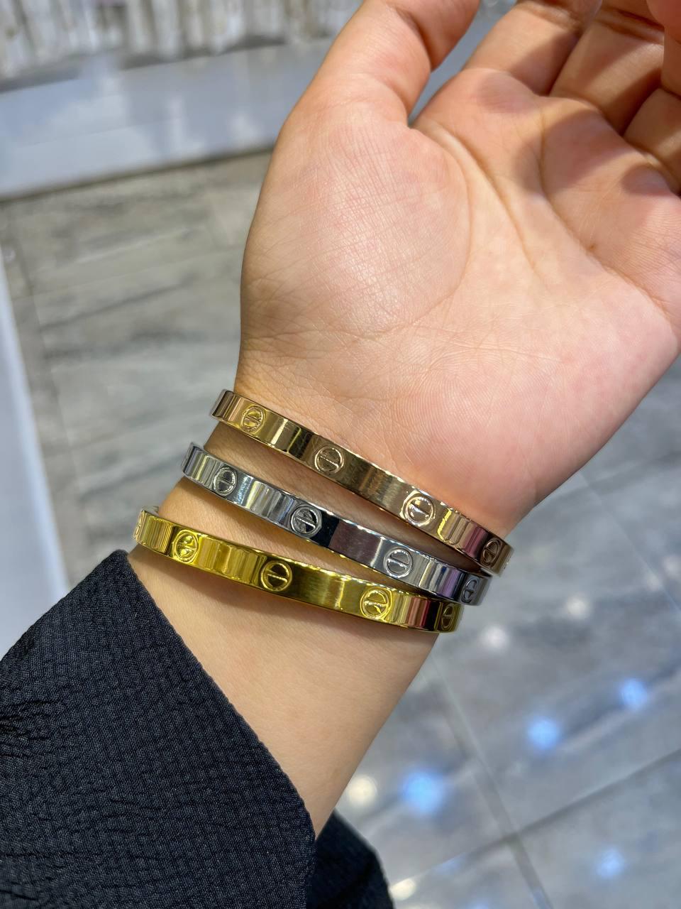 Iconic Screw Accent Trio Bangle Set