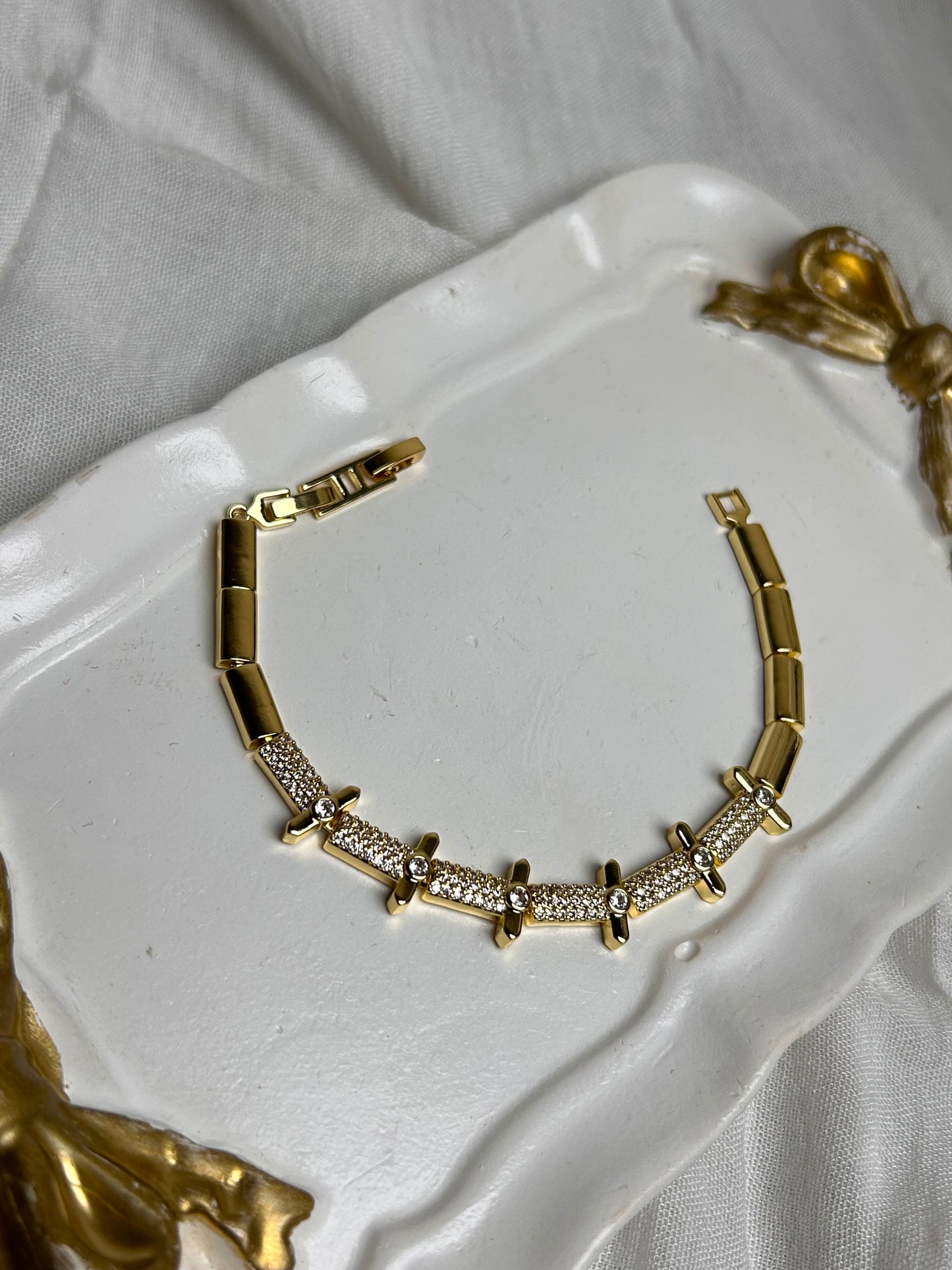 Cross Pavé Gold Bracelet
