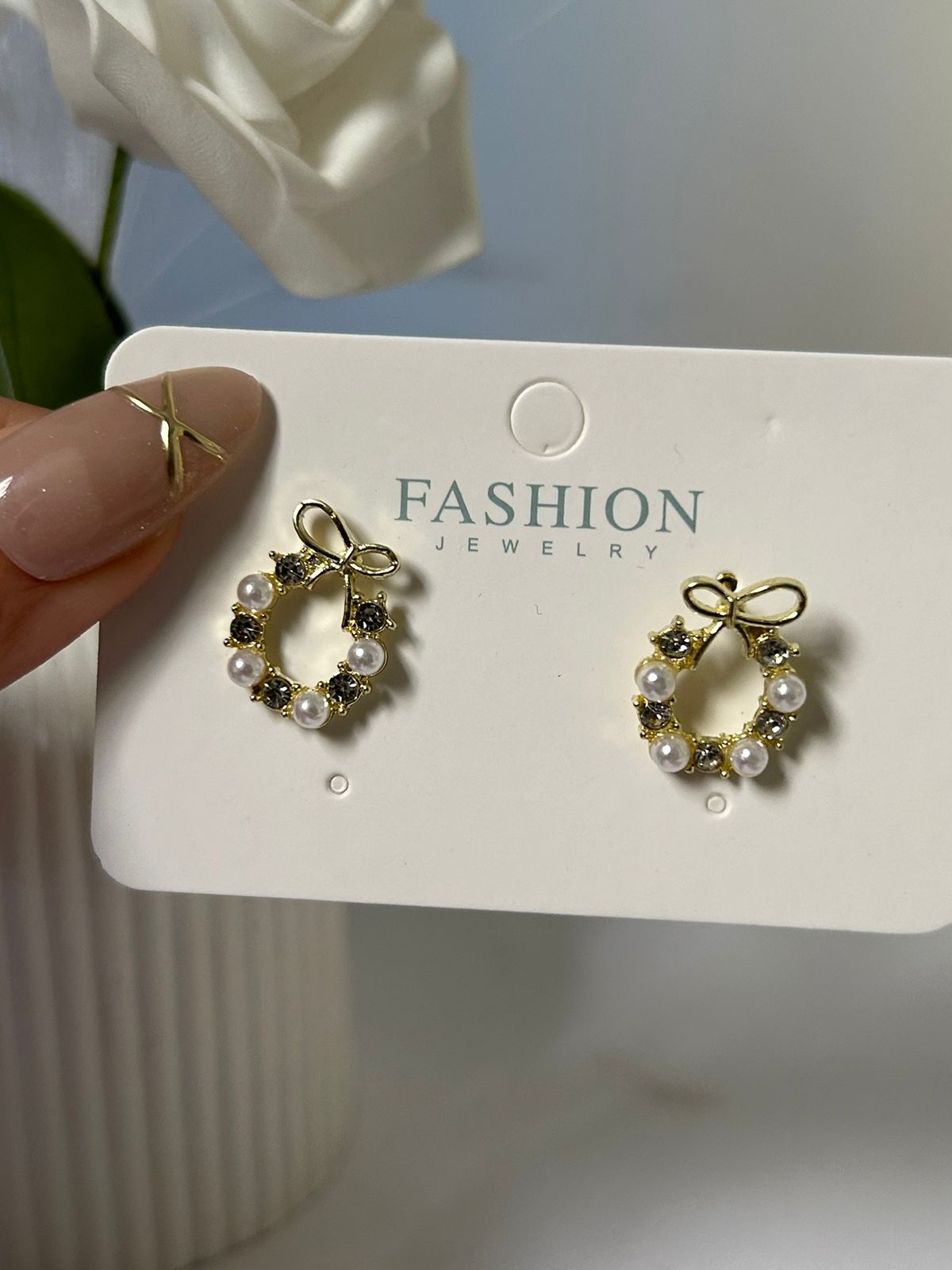 Royal Pearl Bow Studs