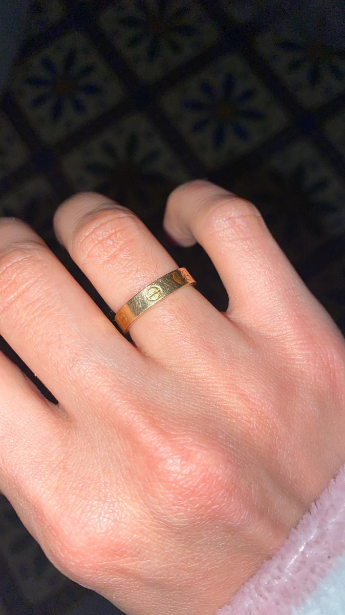 Screw Motif Gold Band Ring