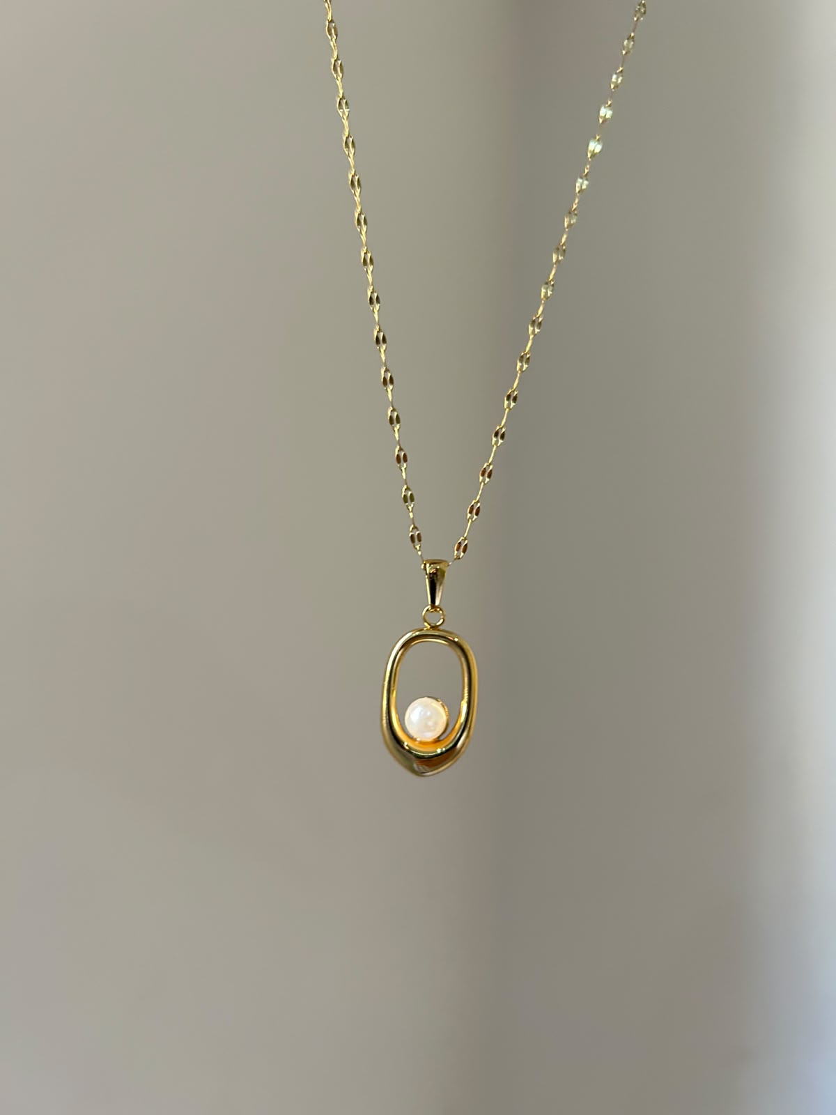 Golden Pearl Oval Necklace