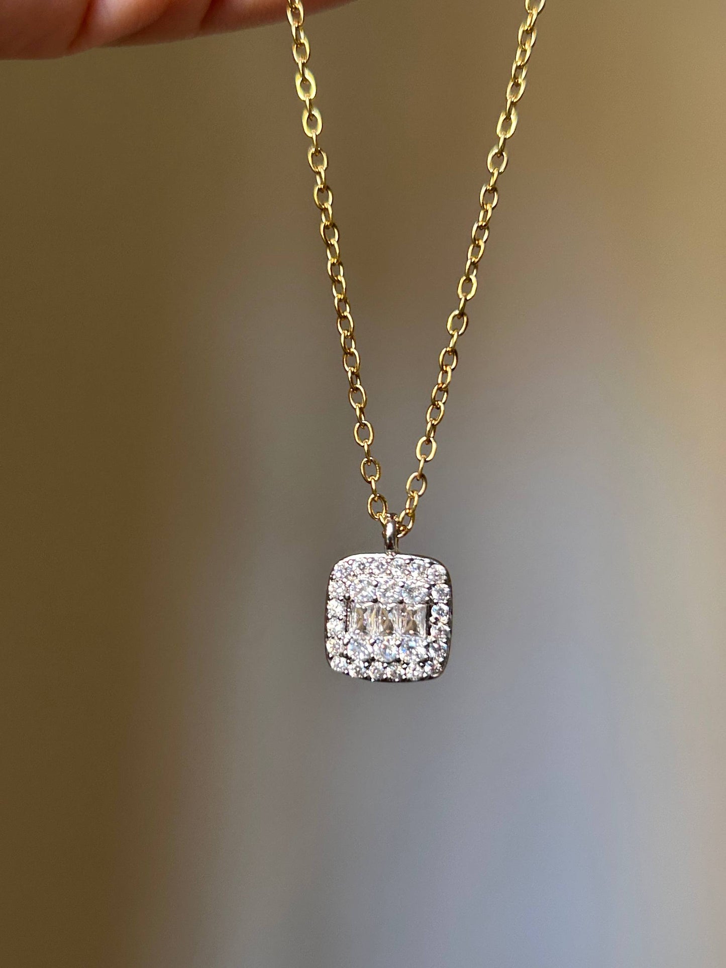 Sparkling Square Solitaire