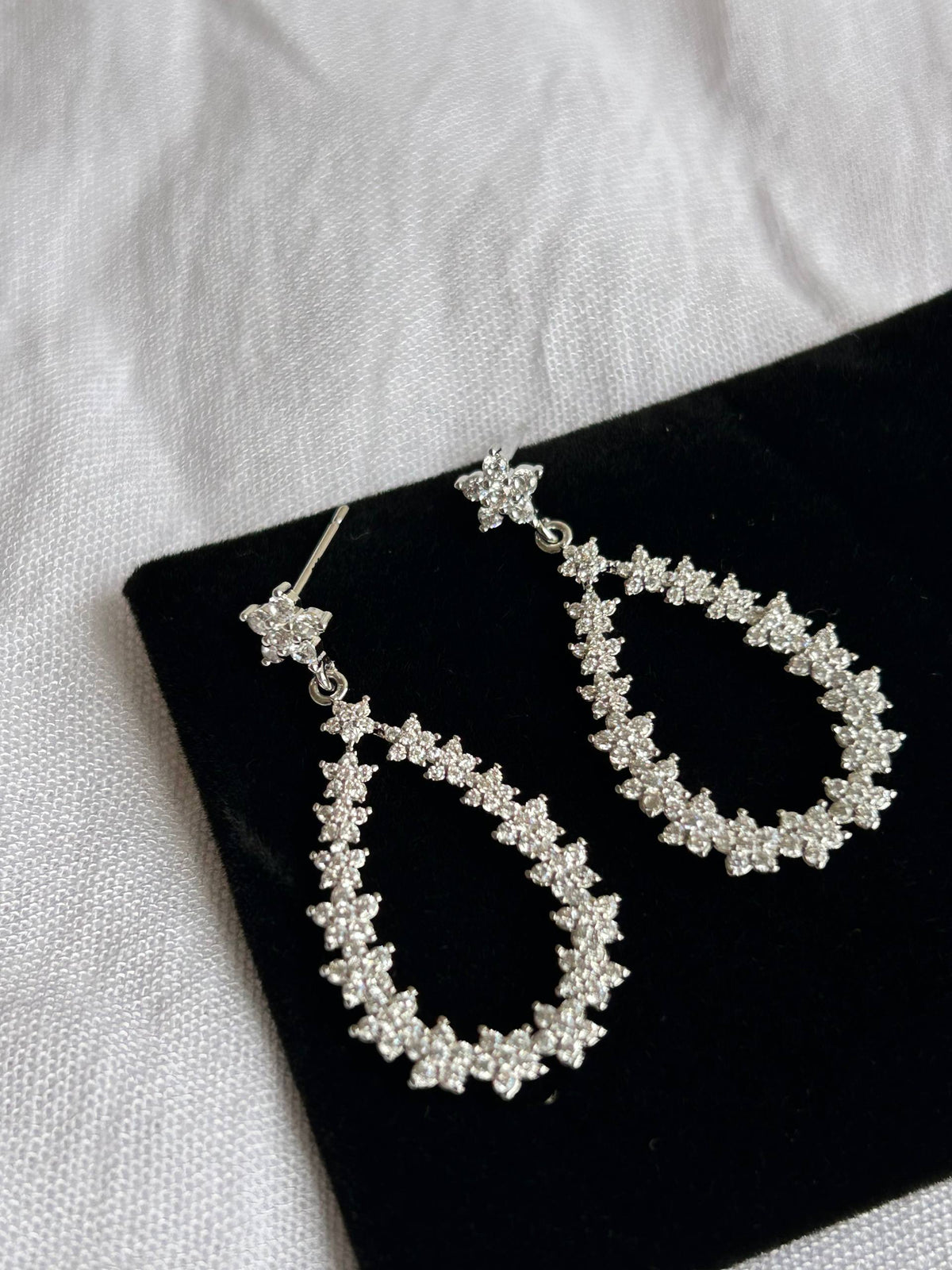 Openwork teardrop Zircon Drop Earrings