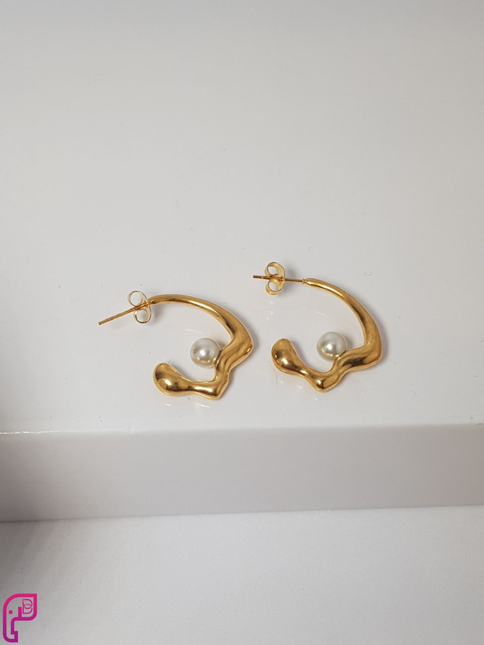 Wave Pearl Hoops