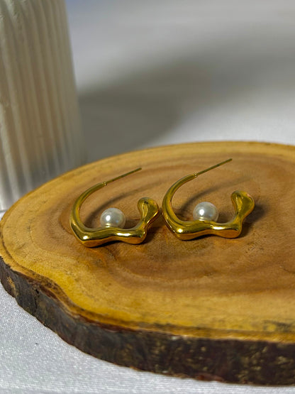 Wave Pearl Hoops