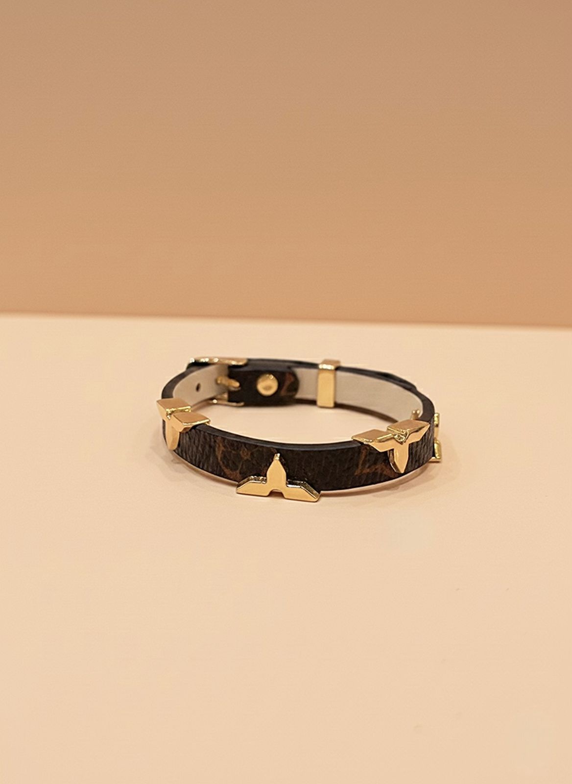 Elegant Buckle Leather Cuff