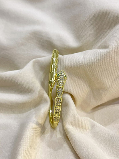 Emerald Eye Serpentine Bangle