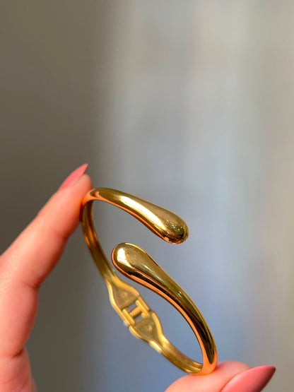 Minimalist Teardrop Bypass Bangle