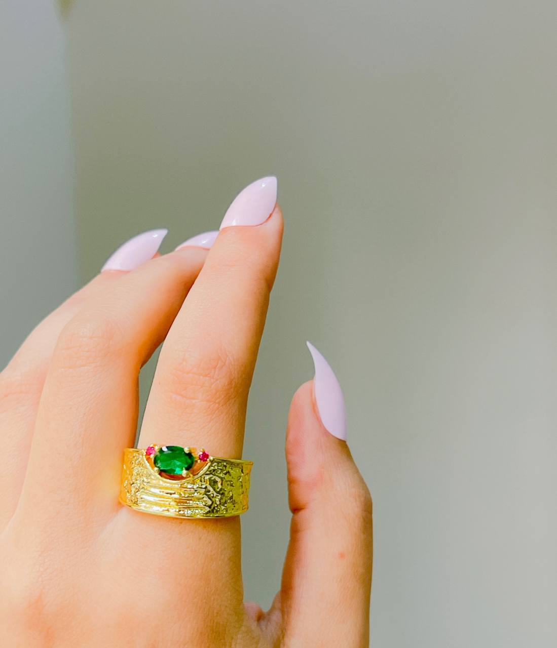 Royal Emerald Textured Ring