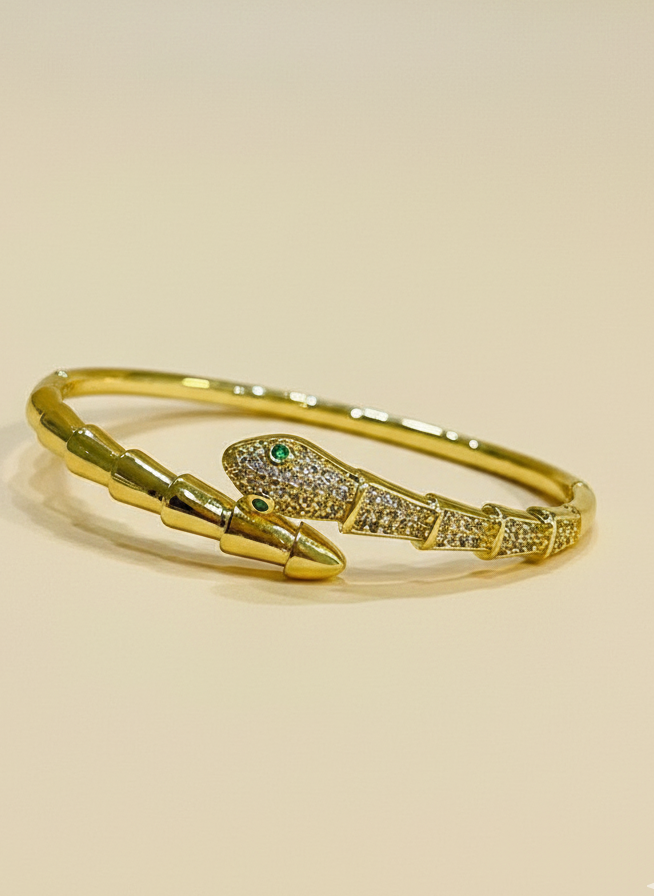 Emerald Eye Serpentine Bangle