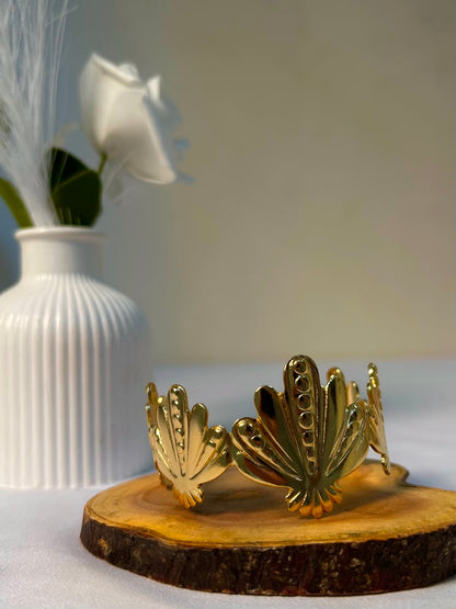 Golden Seashell Statement Cuff