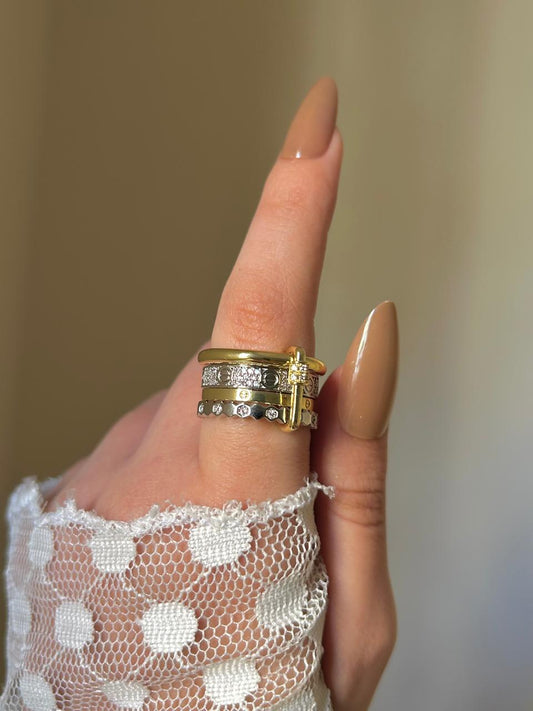Iconic Mixed Capsule Ring