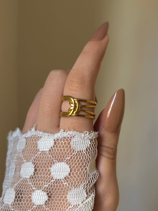 Twisted Knot Ring
