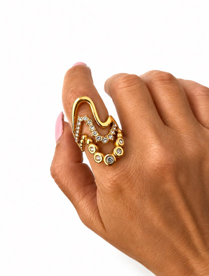 Sparkling Wavy Zircon Ring