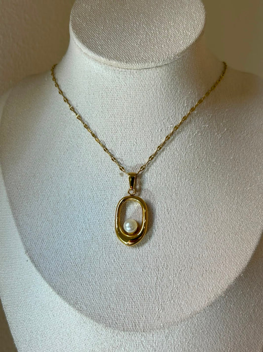 Golden Pearl Oval Necklace