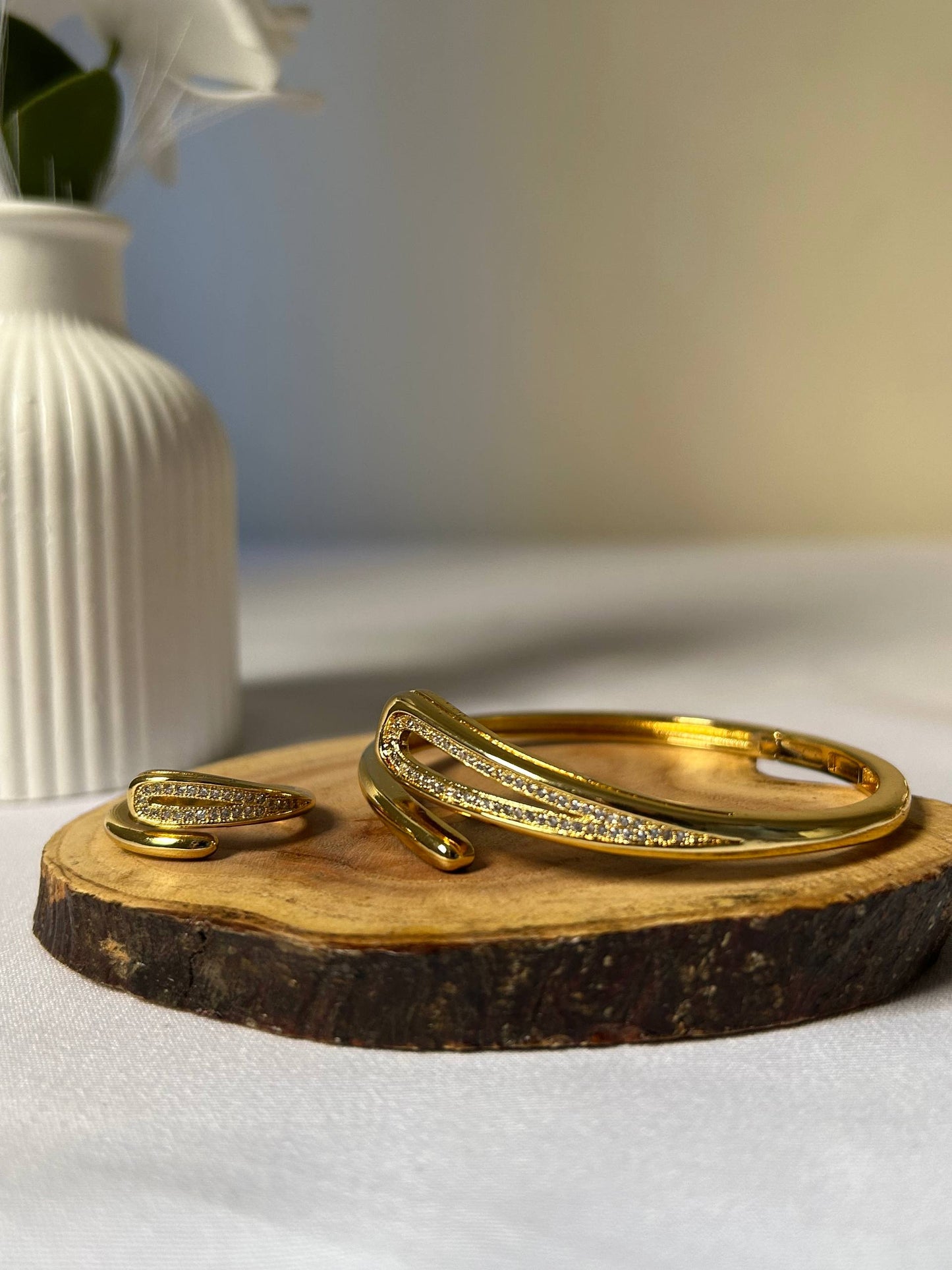 Sparkling Spiral Cuff Set