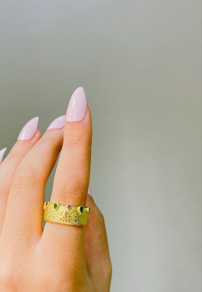 Royal Emerald Textured Ring