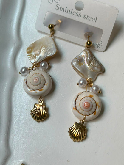 Golden Seashell Treasure Set