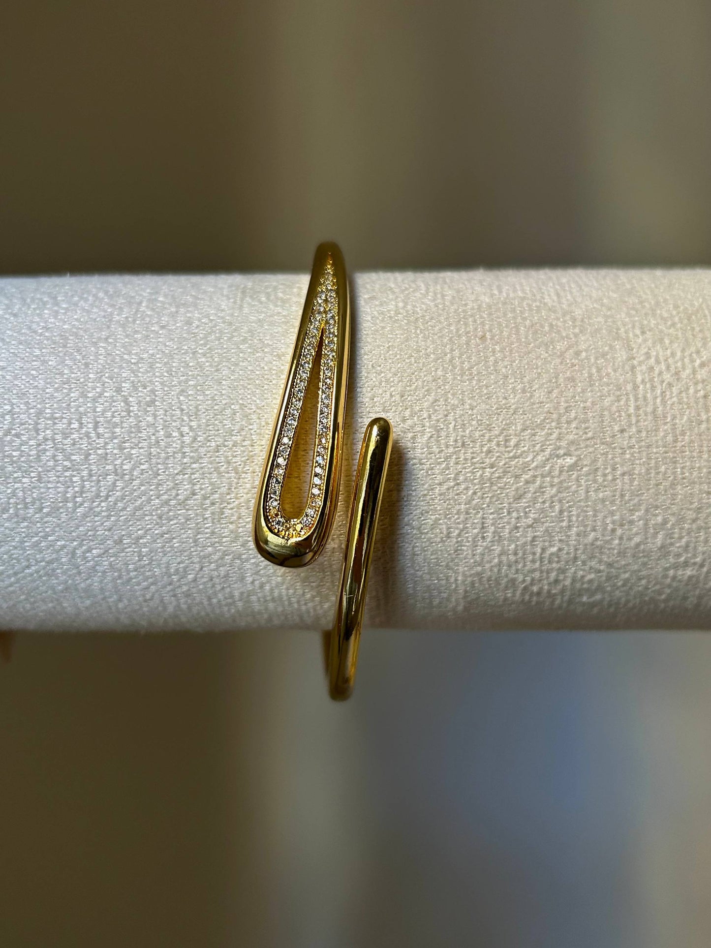 Sparkling Spiral Cuff Set