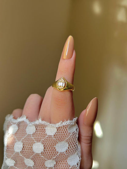 Royal Baguette Pinky Signet