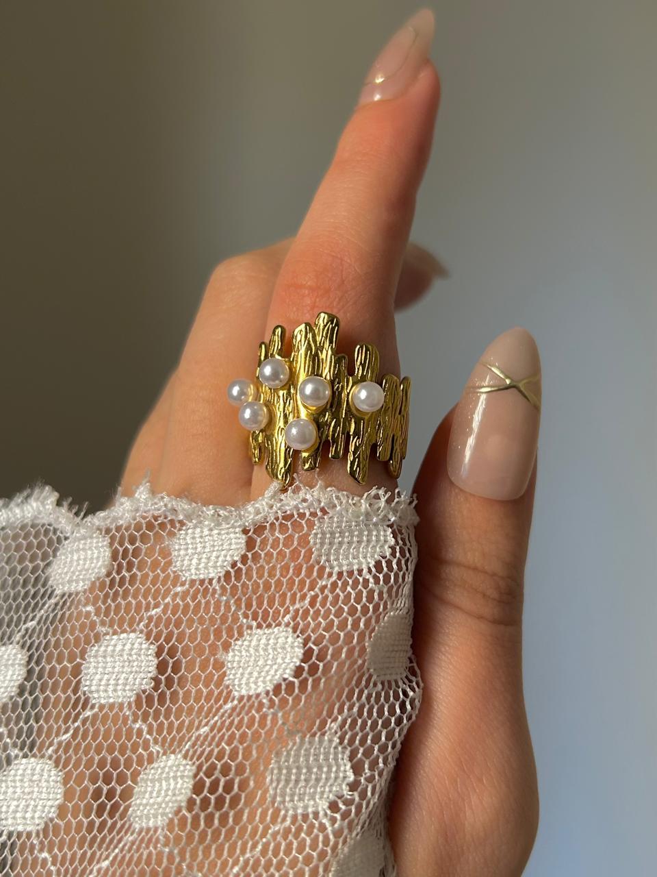Golden Pearl Splash
