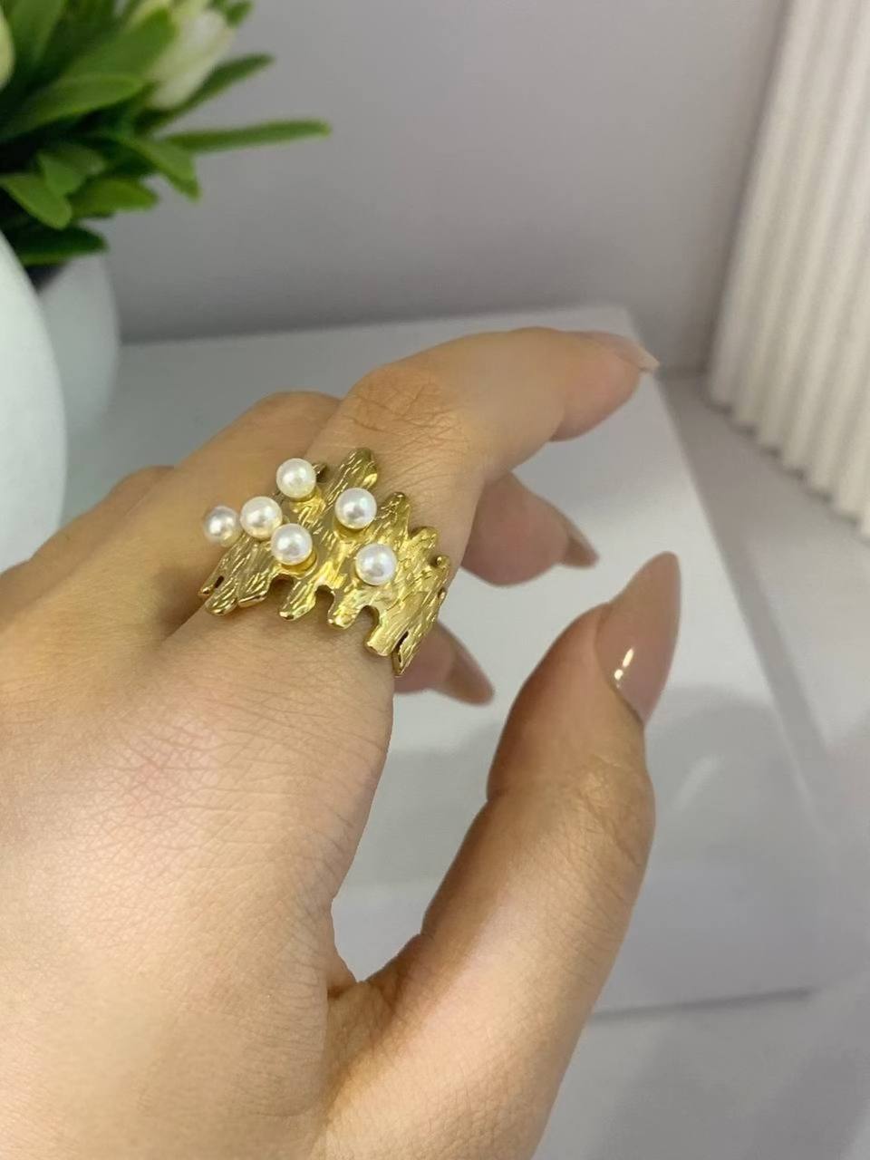 Golden Pearl Splash