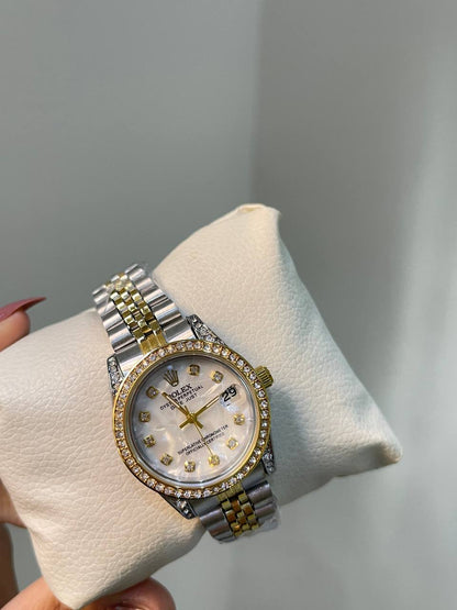 Classic Crystal Watch with Date
