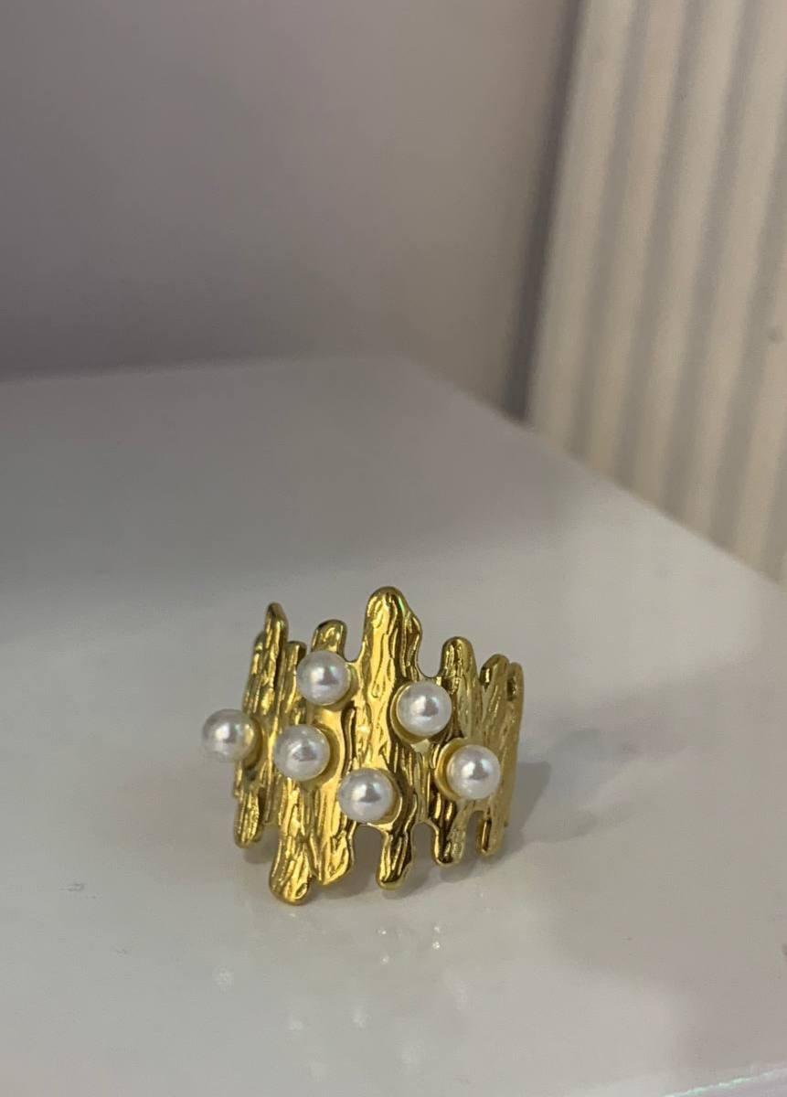 Golden Pearl Splash
