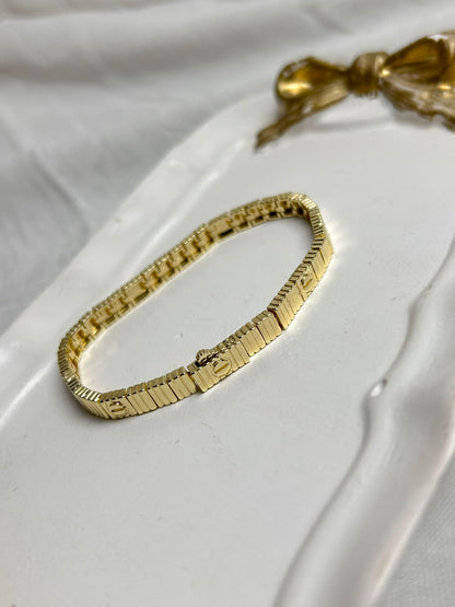 Textured Screw-Motif Link Bracelet