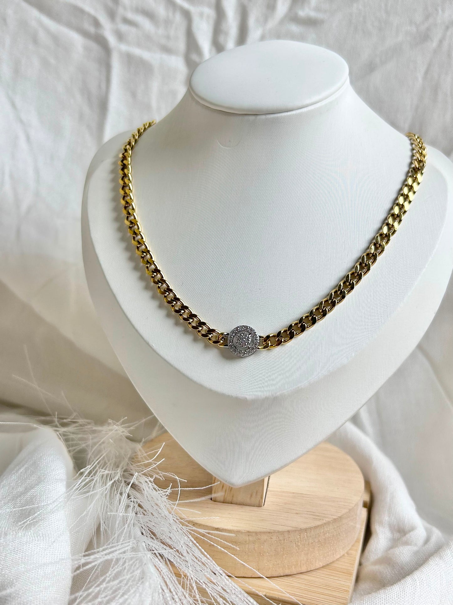 Single Halo Chain Necklace