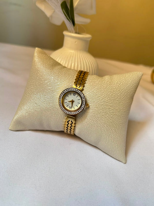 Zigzag Textured Bracelet Watch