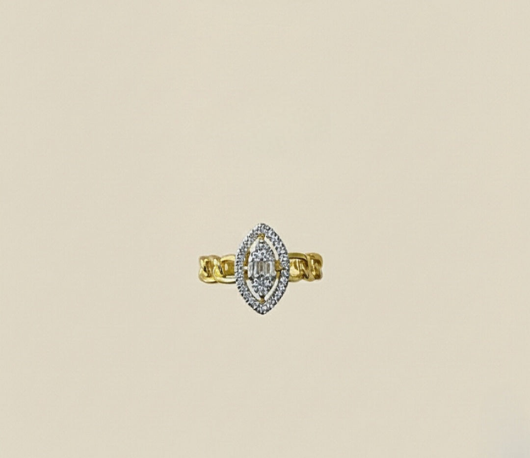 Royal Glamour Crystal Ring