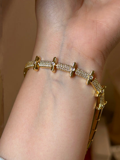Cross Pavé Gold Bracelet