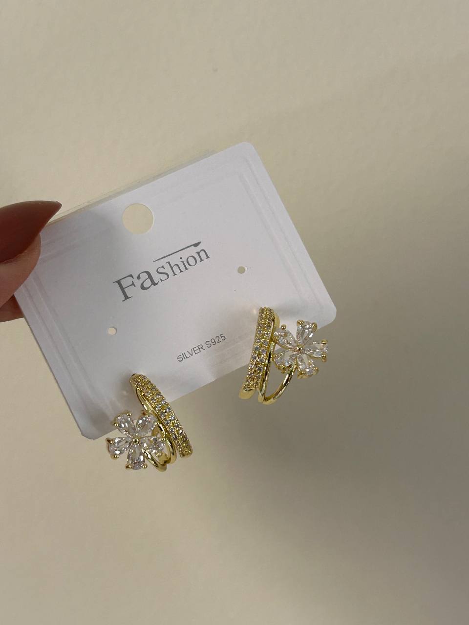Sparkling Floral Ear Cuff