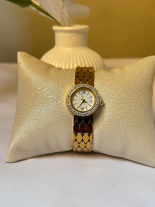 Textured Scale Bracelet Watch