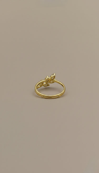Sparkling Leaf Adjustable Ring