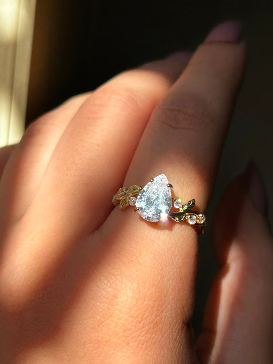 Floral Teardrop Zircon Ring