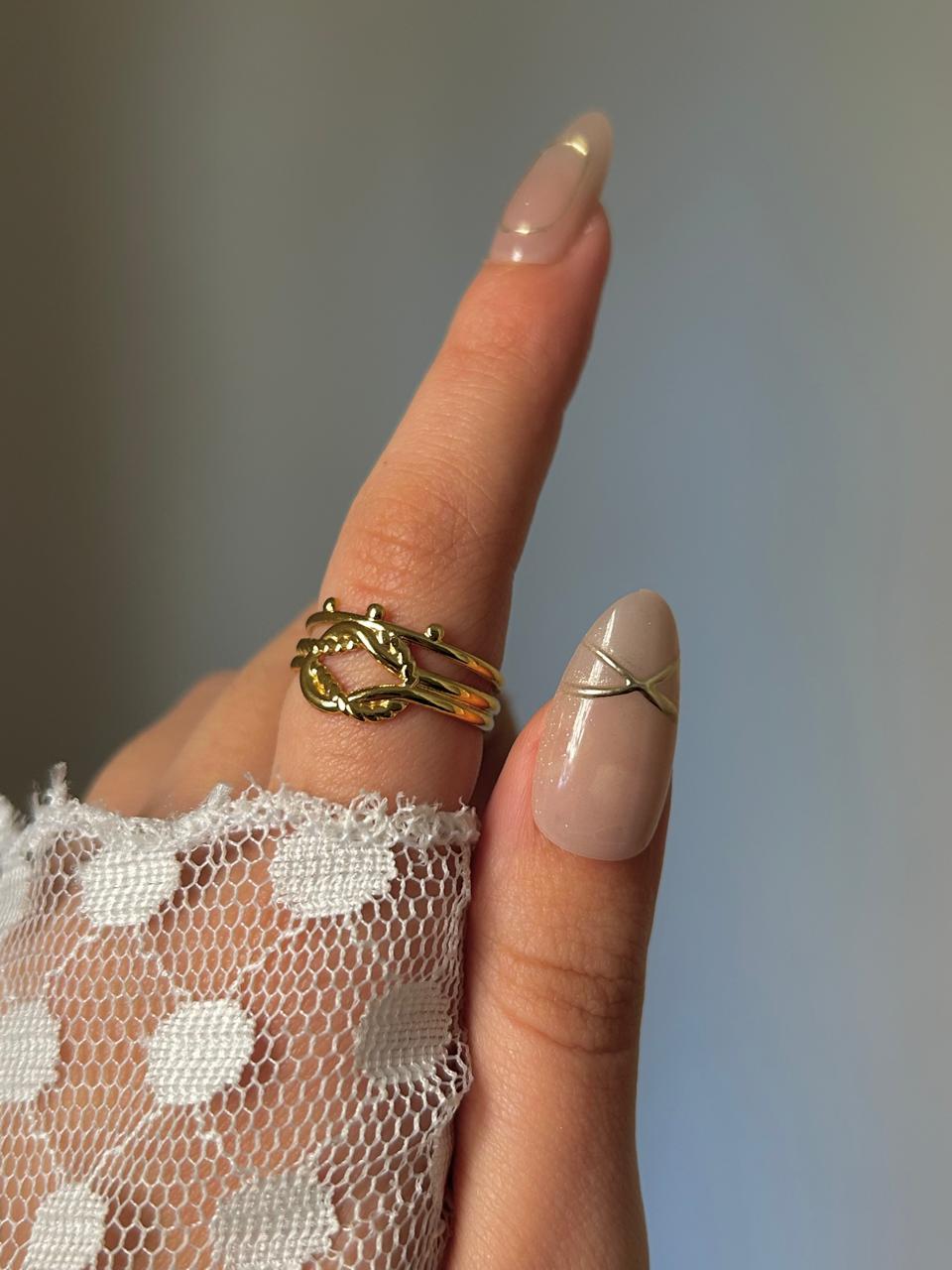 Twisted Knot Ring