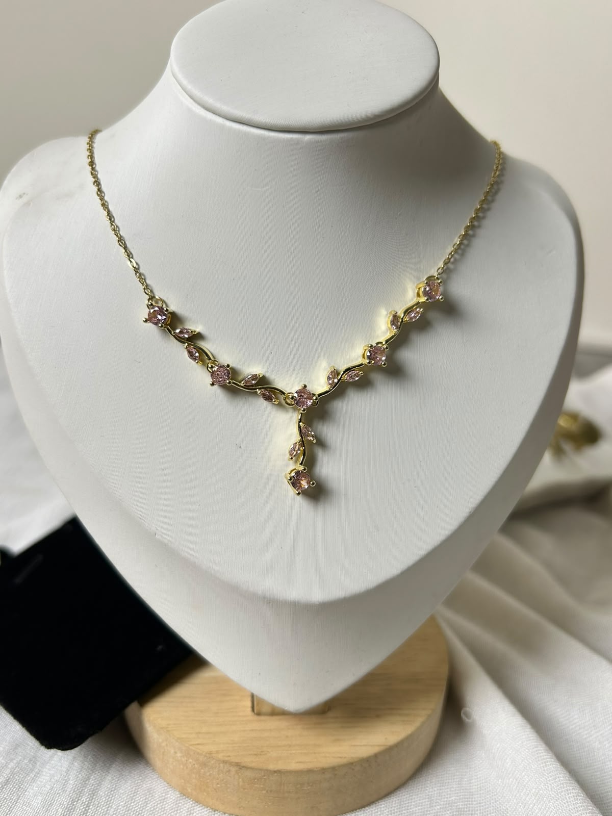Graceful Tulip Crystal Necklace