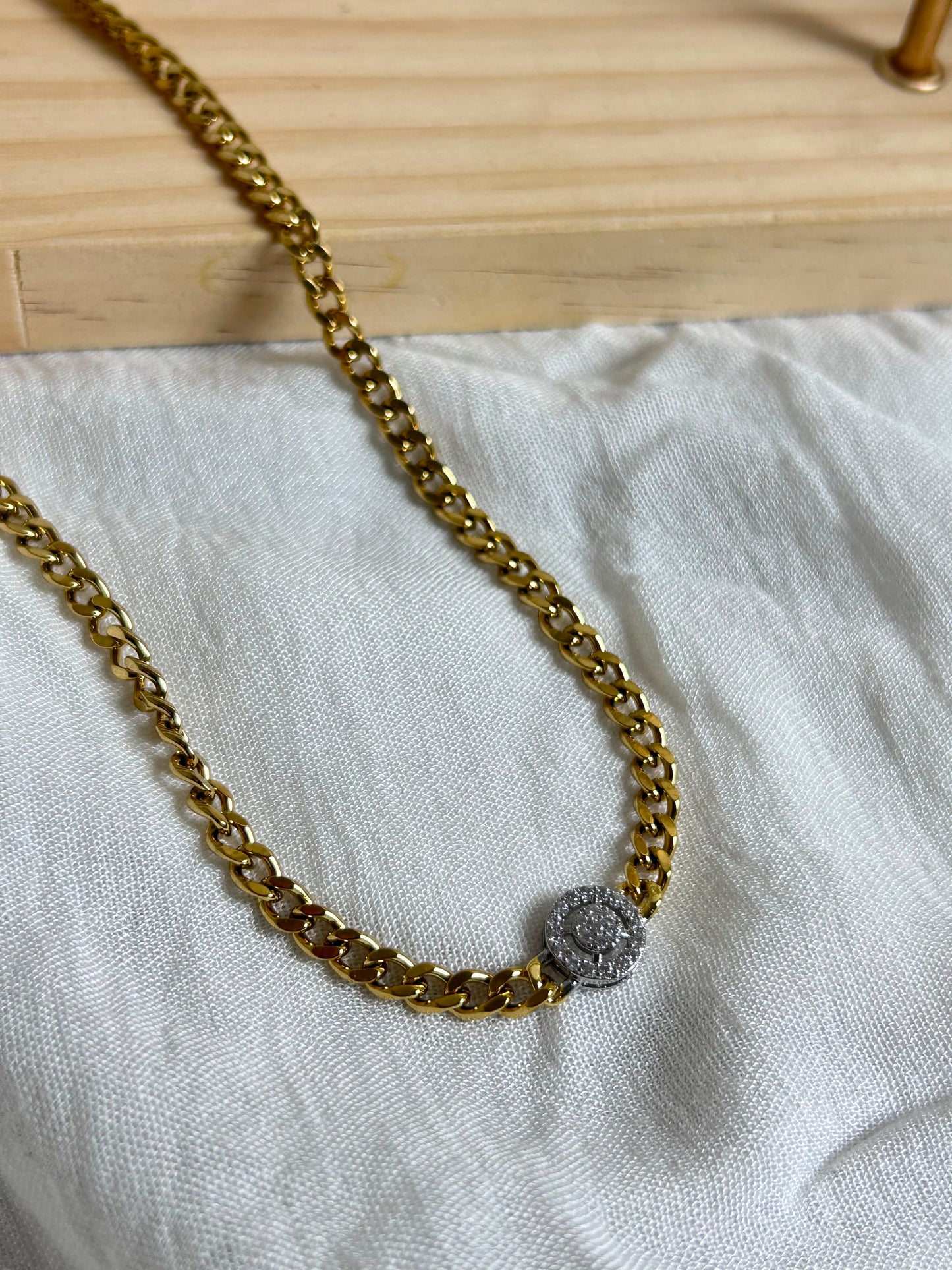 Single Halo Chain Necklace