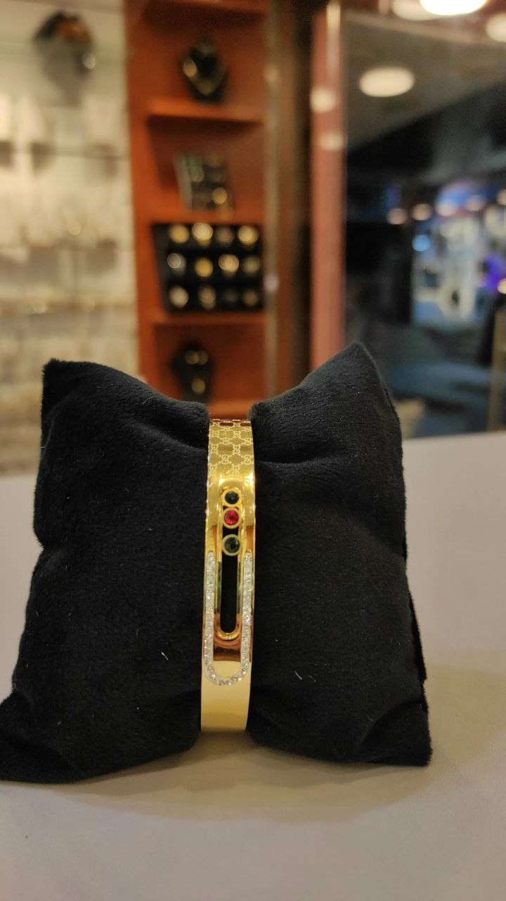 Dynamic Gem Cuff