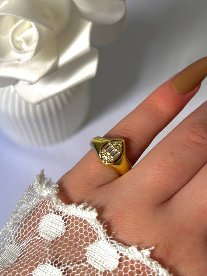 Chic Baguette Pinky Ring